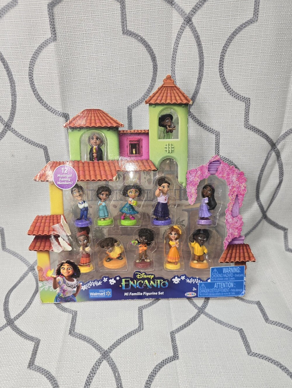 Disney Encanto Movie Exclusive Mi Familia 12 Mini Figure Set Figurine NEW